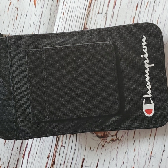 🆕️ CHAMPION CROSSBODY BAG - Picture 7 of 7